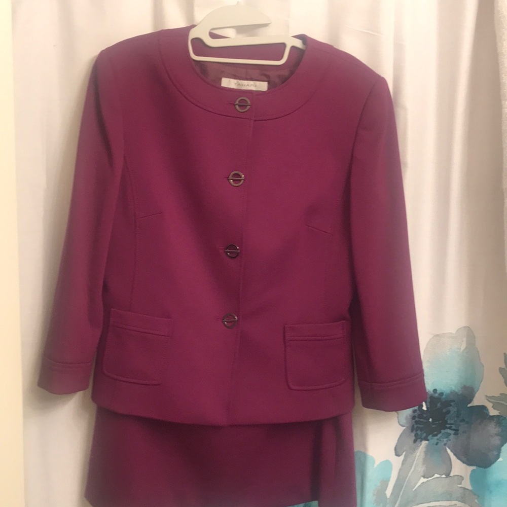 Tahari suit